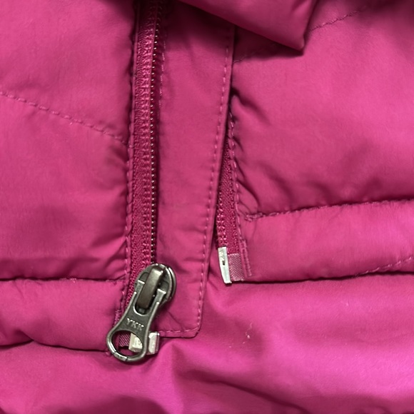 The North Face - lightweight puffer jacket, practically new! - Picture 4 of 7
